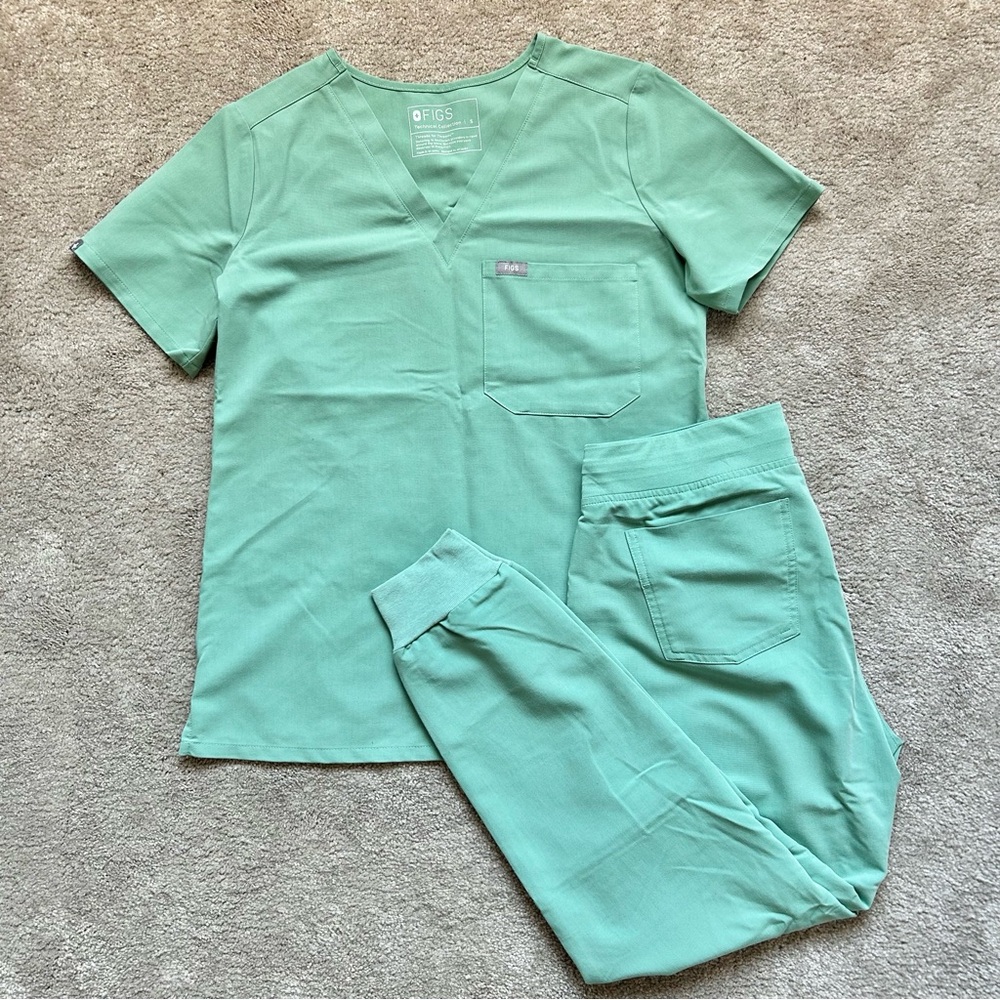 Figs Scrubs in Jade, Small Petite